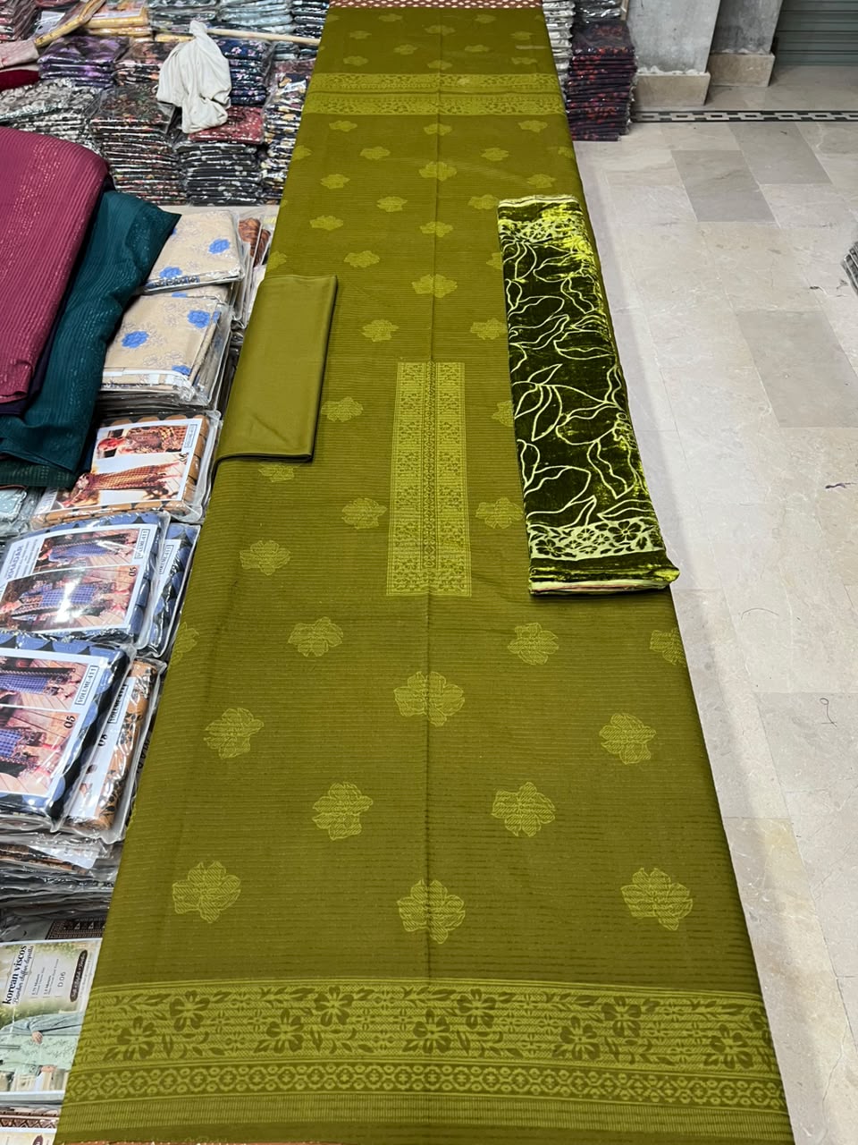 Sharjeena korean winter Plechi