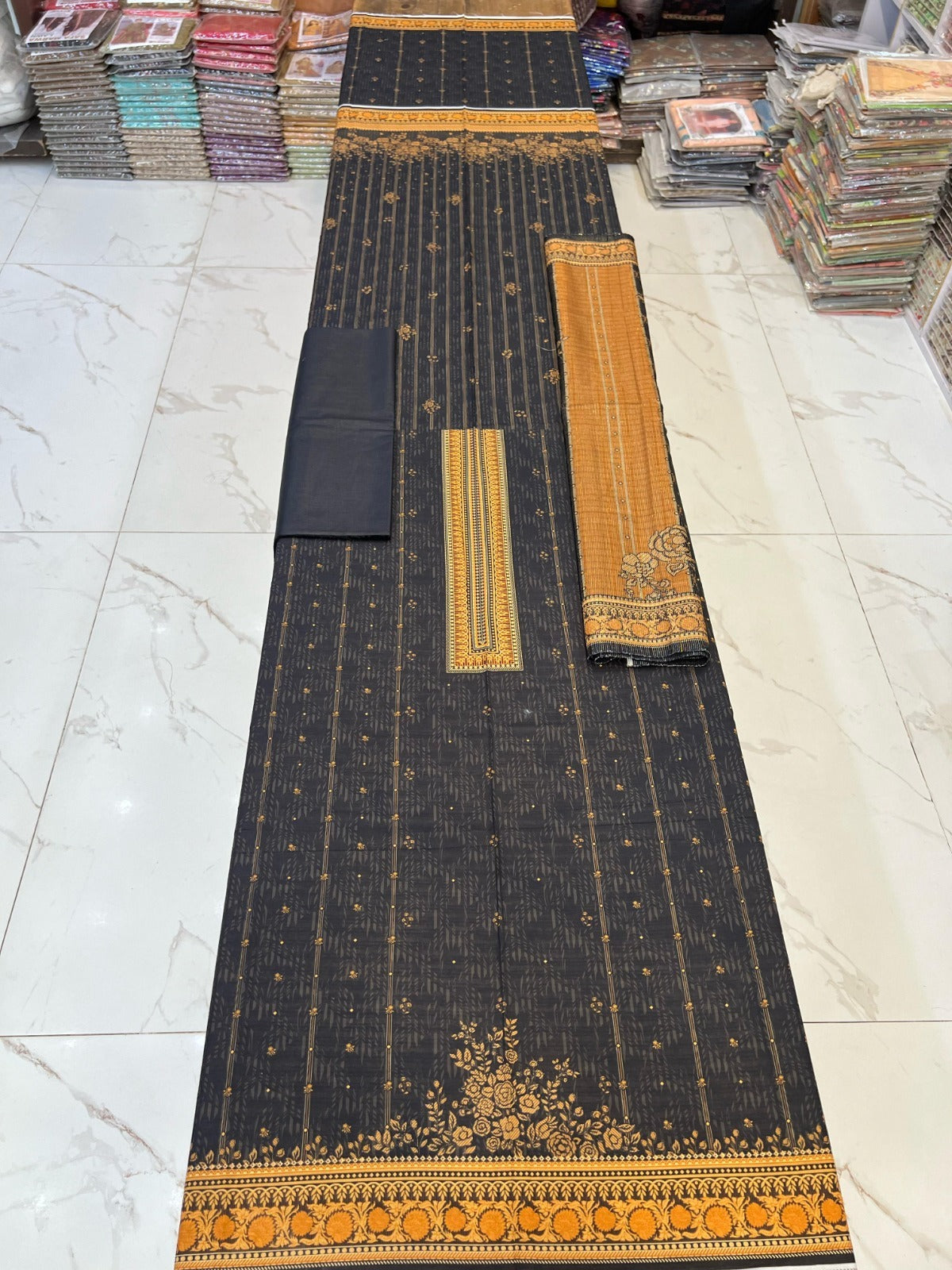 Almas Premium Bana Dora Lawn 3PC | Tarkashi Dupatta
