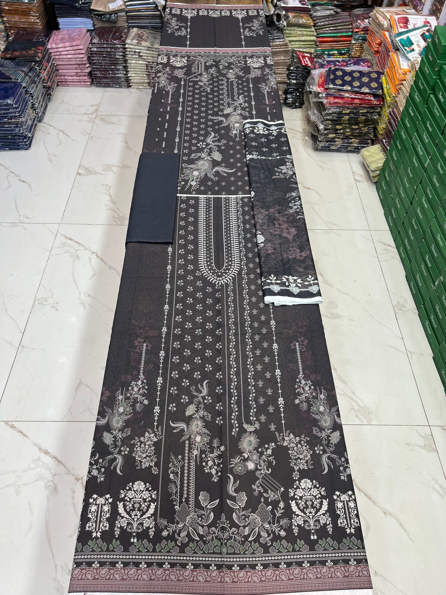 Zarqoon Lawn 3PC – Soft & Elegant Edition