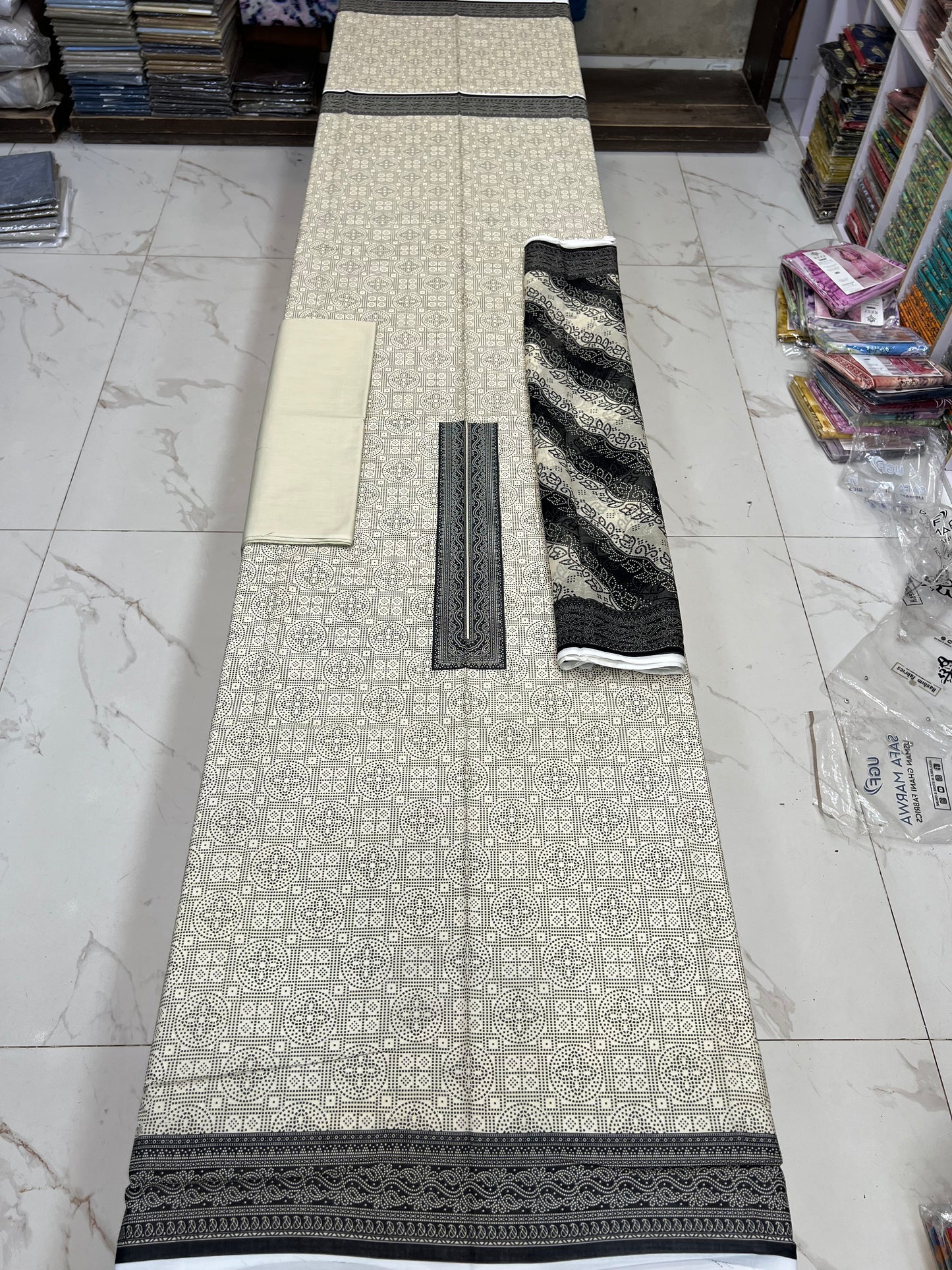 Neelofer Lawn 3PC – Premium Summer Collection