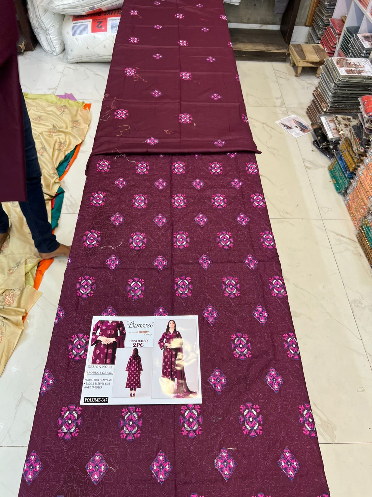 Bareeze Luxury Collection – Embroidered Lawn 2PC