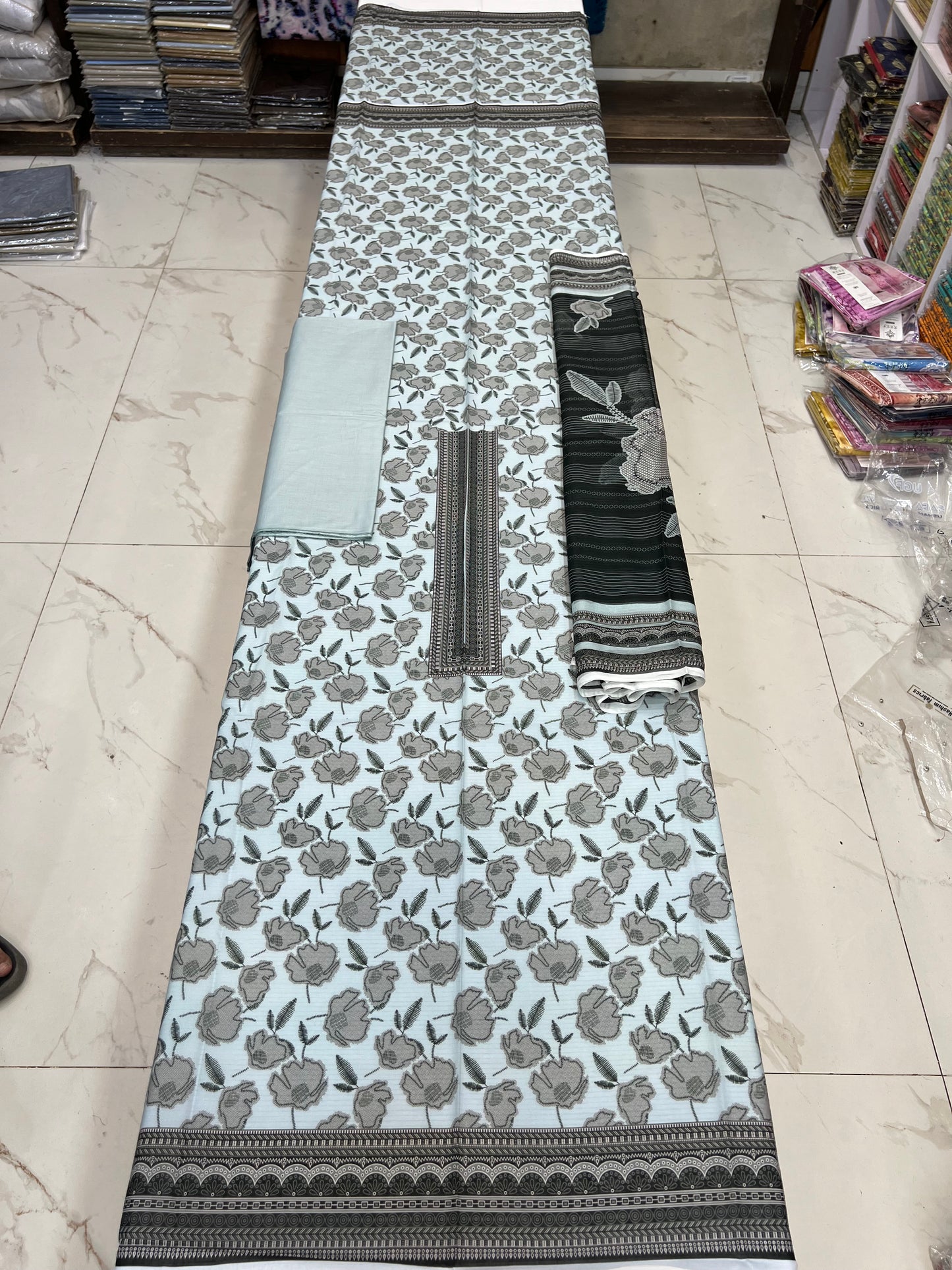 Neelofer Lawn 3PC – Premium Summer Collection