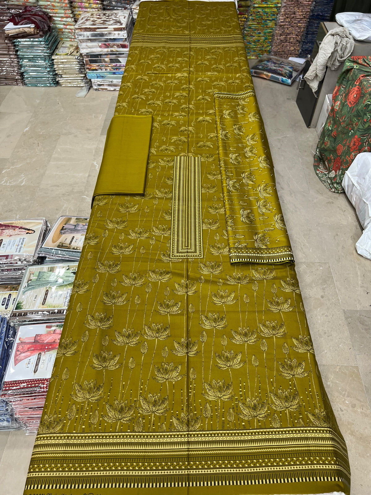 GUL-E-JAAN MARINA WOOL PRINTED 3PC