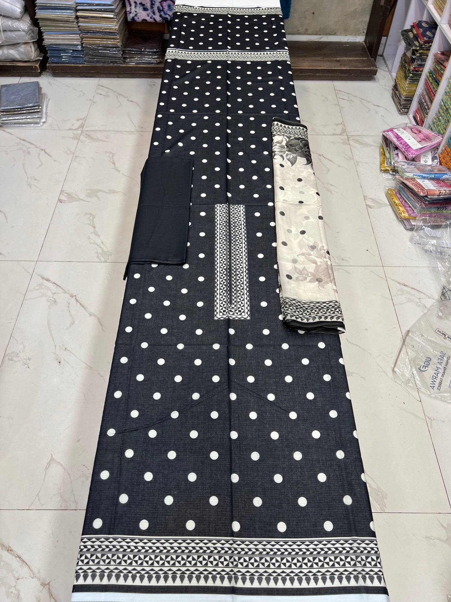 Neelofer Lawn 3PC – Premium Summer Collection