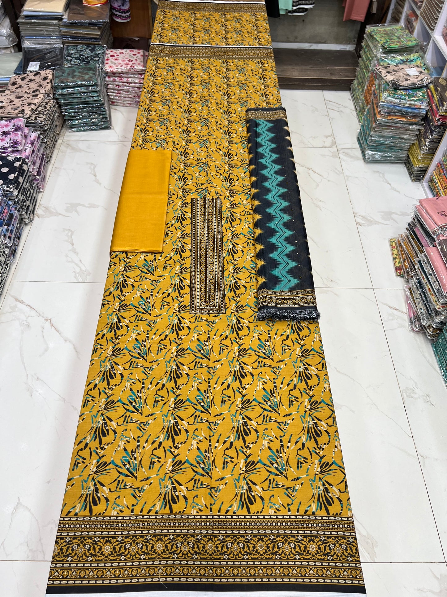 Bana Dora Lawn 3PC | Tarkashi Dupatta