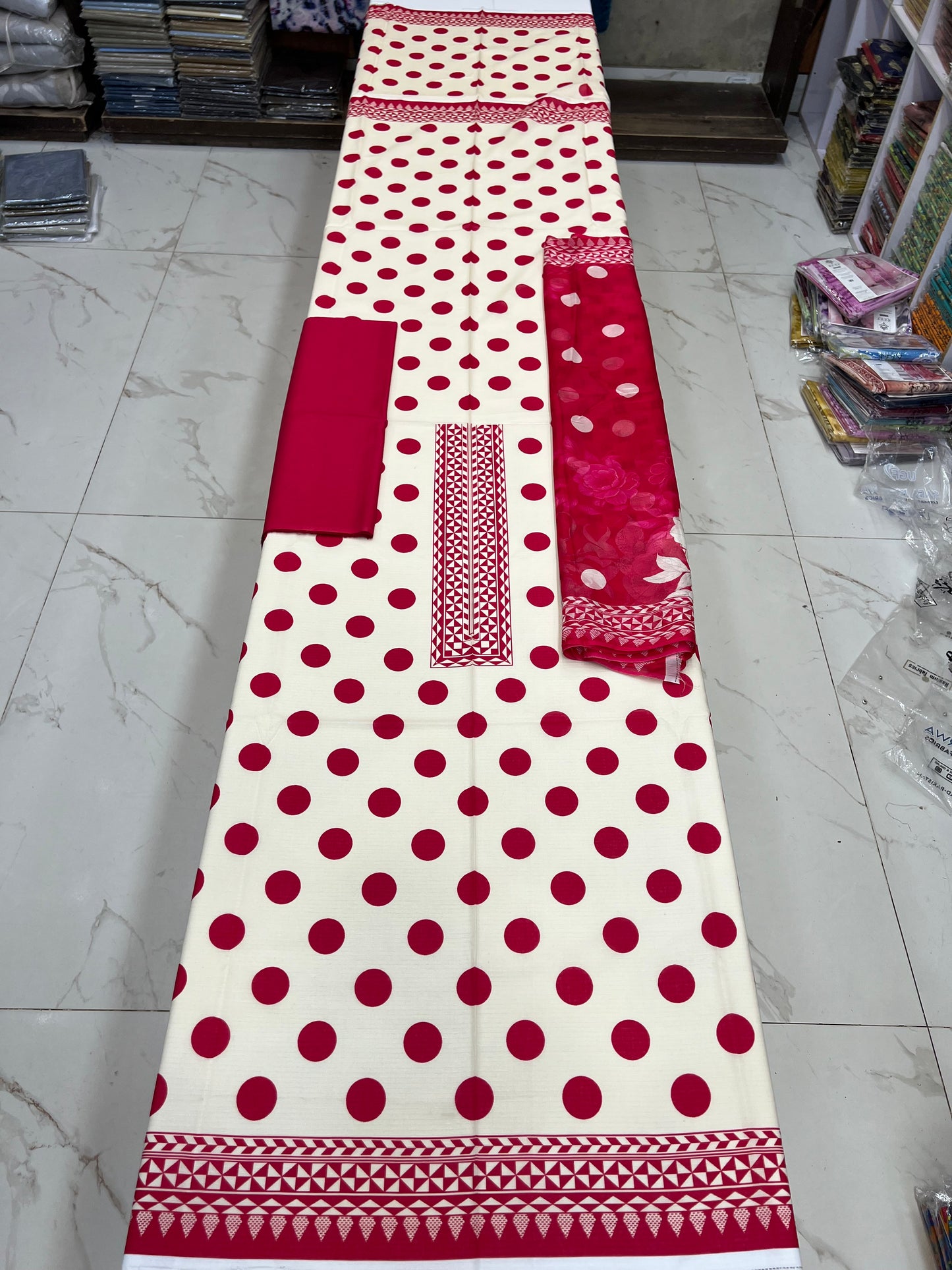Neelofer Lawn 3PC – Premium Summer Collection